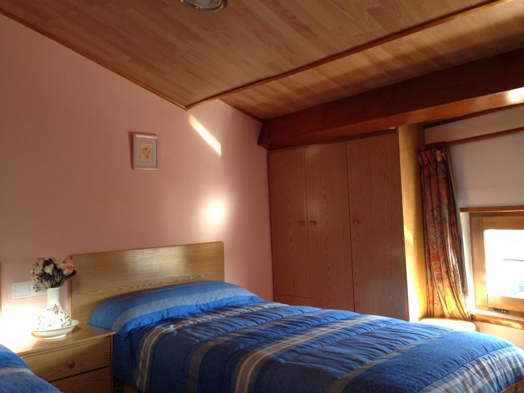 La Ontina Apartman La Puebla De Valverde Szoba fotó